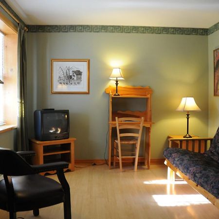 Aux Petits Oiseaux Citqo96751 Hotel Байе-Сен-Пол Екстериор снимка