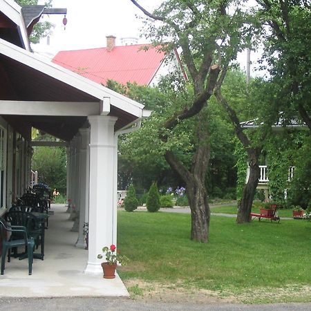 Aux Petits Oiseaux Citqo96751 Hotel Байе-Сен-Пол Екстериор снимка