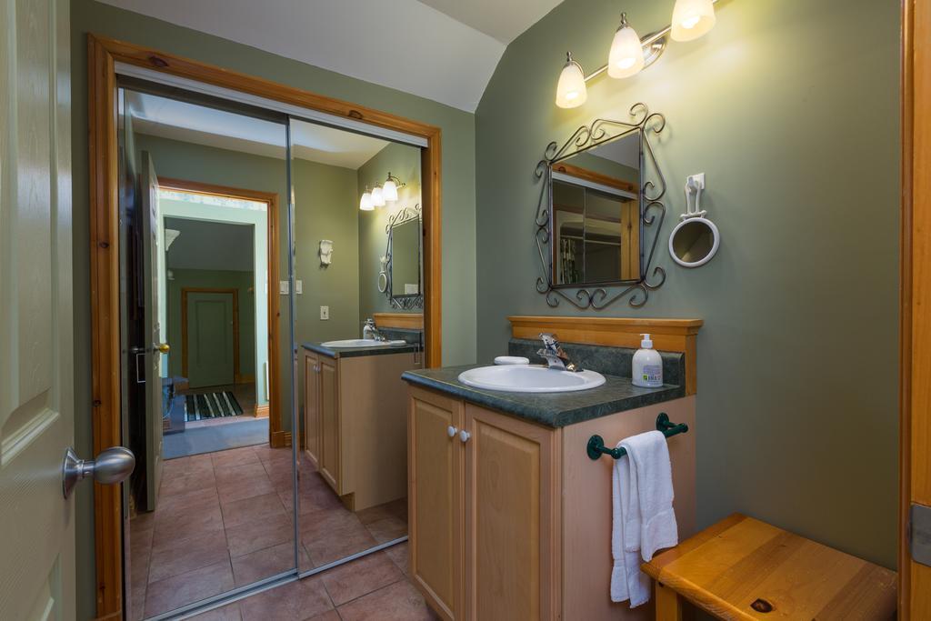 Aux Petits Oiseaux Citqo96751 Hotel Байе-Сен-Пол Екстериор снимка